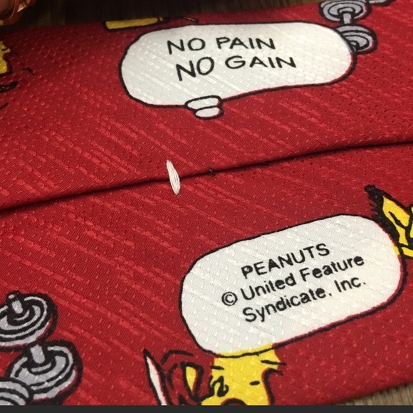 Peanuts Charlie Brown Gym Weight Training Red Tie - Picture 7 of 7
